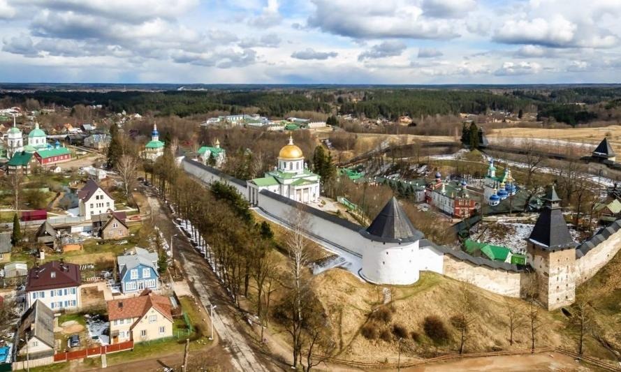 Школьников в Псковской области повезут по святым местам